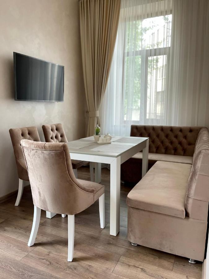 Pride Apartment Lviv Dış mekan fotoğraf